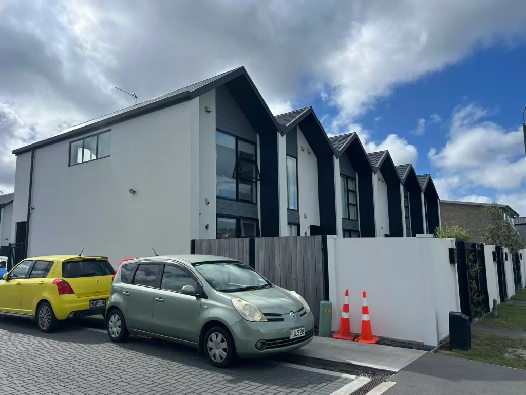 Exterior of 3-bedroom 13-unit townhouse development at Sherborne Street, St Albans