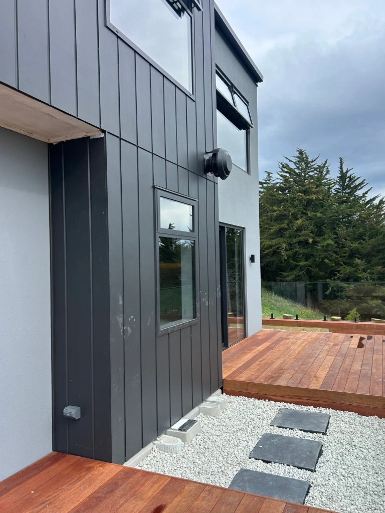 Exterior of 4-bedroom 2-bathroom custom home at Kitcheners Knoll Road, Kennedys Bush